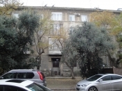 Satılır 3 otaqlı 90 m2 köhnə tikili Azərbaycan Dillər Universiteti