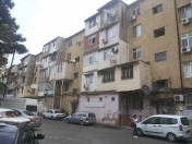 Satılır 3 otaqlı 70 m2 köhnə tikili İnşaatçılar m.