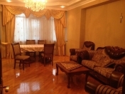 İcarəyə verilir 3 otaqlı 150 m2 yeni tikili Şah İsmayıl Xətai m.