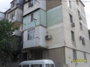 Satılır 3 otaqlı 85 m2 köhnə tikili İnşaatçılar m.