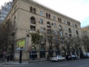 İcarəyə verilir 5 otaqlı 250 m2 köhnə tikili 28 May m.