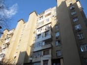 Satılır 3 otaqlı 70 m2 köhnə tikili İnşaatçılar m.