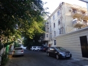 İcarəyə verilir 2 otaqlı 60 m2 köhnə tikili Elmlər Akademiyası m.