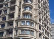 İcarəyə verilir 3 otaqlı 135 m2 yeni tikili Nizami m.