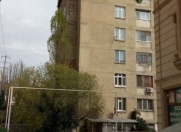 Satılır 2 otaqlı 70 m2 köhnə tikili İnşaatçılar m.