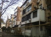 Satılır 3 otaqlı 100 m2 köhnə tikili Fövqəladə Hallar Nazirliyi