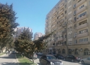 Satılır 4 otaqlı 112 m2 köhnə tikili Elmlər Akademiyası m.