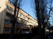 Satılır 3 otaqlı 75 m2 köhnə tikili Yasamal r.