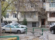 Satılır 3 otaqlı 70 m2 köhnə tikili Dostluq kinoteatrı