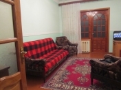 Satılır 2 otaqlı 60 m2 köhnə tikili İnşaatçılar m.