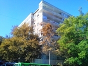 Satılır 3 otaqlı 95 m2 köhnə tikili Elmlər Akademiyası m.
