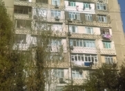 Satılır 2 otaqlı 60 m2 köhnə tikili Ayna Sultanova heykəli