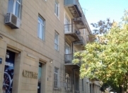 İcarəyə verilir 2 otaqlı 50 m2 köhnə tikili Şah İsmayıl Xətai m.