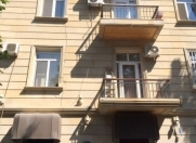 İcarəyə verilir 2 otaqlı 70 m2 köhnə tikili Axundov bağı