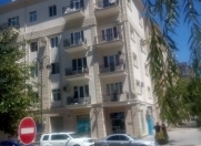 İcarəyə verilir 3 otaqlı 70 m2 köhnə tikili Şah İsmayıl Xətai m.