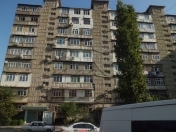 Satılır 4 otaqlı 90 m2 köhnə tikili İnşaatçılar m.