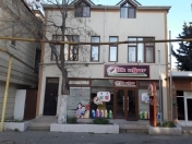 İcarəyə verilir 8 otaqlı 250 m2 obyekt İqtisadiyyat Universiteti