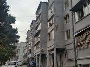 Satılır 3 otaqlı 80 m2 köhnə tikili Yasamal r.