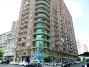 İcarəyə verilir 3 otaqlı 160 m2 ofis Tibb Universiteti