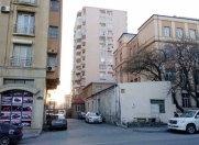 İcarəyə verilir 3 otaqlı 140 m2 yeni tikili 28 May m.