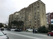 Satılır 3 otaqlı 90 m2 köhnə tikili Yasamal r.