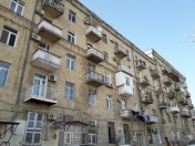 Satılır 2 otaqlı 54 m2 köhnə tikili Bayıl parkı