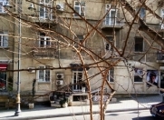 İcarəyə verilir 1 otaqlı 33 m2 köhnə tikili 28 May m.