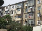 Satılır 2 otaqlı 36 m2 köhnə tikili İnşaatçılar m.