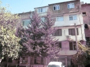 Satılır 2 otaqlı 80 m2 köhnə tikili İnşaatçılar m.