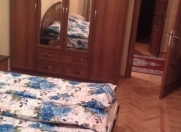 İcarəyə verilir 4 otaqlı 160 m2 yeni tikili Gənclik m.