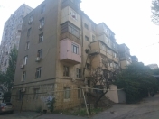 Satılır 3 otaqlı 60 m2 köhnə tikili İnşaatçılar m.