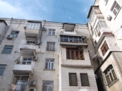 Satılır 3 otaqlı 85 m2 köhnə tikili Tibb Universiteti