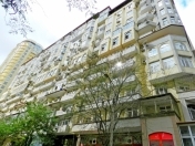 İcarəyə verilir 4 otaqlı 140 m2 yeni tikili Nizami m.