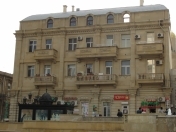 Satılır 3 otaqlı 85 m2 köhnə tikili Nizami m.
