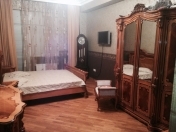 İcarəyə verilir 4 otaqlı 215 m2 yeni tikili Elmlər Akademiyası m.