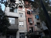 Satılır 3 otaqlı 77 m2 köhnə tikili 3 mkr