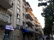 Satılır 3 otaqlı 90 m2 köhnə tikili Dostluq kinoteatrı