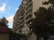 Satılır 3 otaqlı 137 m2 yeni tikili 8 mkr