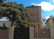 Satılır 4 otaqlı 220 m2 həyət evi Bülbülə