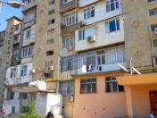 Satılır 2 otaqlı 50 m2 köhnə tikili İnşaatçılar m.