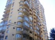 İcarəyə verilir 4 otaqlı 204 m2 yeni tikili Nizami m.