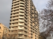 Satılır 4 otaqlı 180 m2 yeni tikili Tibb Universiteti