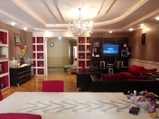 İcarəyə verilir 4 otaqlı 200 m2 yeni tikili Nizami m.