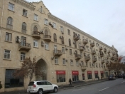 Satılır 2 otaqlı 66 m2 köhnə tikili Nizami kinoteatrı