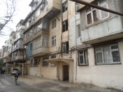 Satılır 2 otaqlı 60 m2 köhnə tikili Ayna Sultanova heykəli