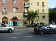 Satılır 3 otaqlı 60 m2 köhnə tikili Tibb Universiteti