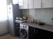 Satılır 2 otaqlı 76 m2 köhnə tikili Ukrayna dairəsi