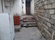 Satılır 2 otaqlı 80 m2 həyət evi İnşaatçılar m.