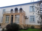 İcarəyə verilir 6 otaqlı 200 m2 həyət evi Badamdar
