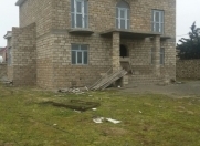 Satılır 4 otaqlı 250 m2 həyət evi Binə